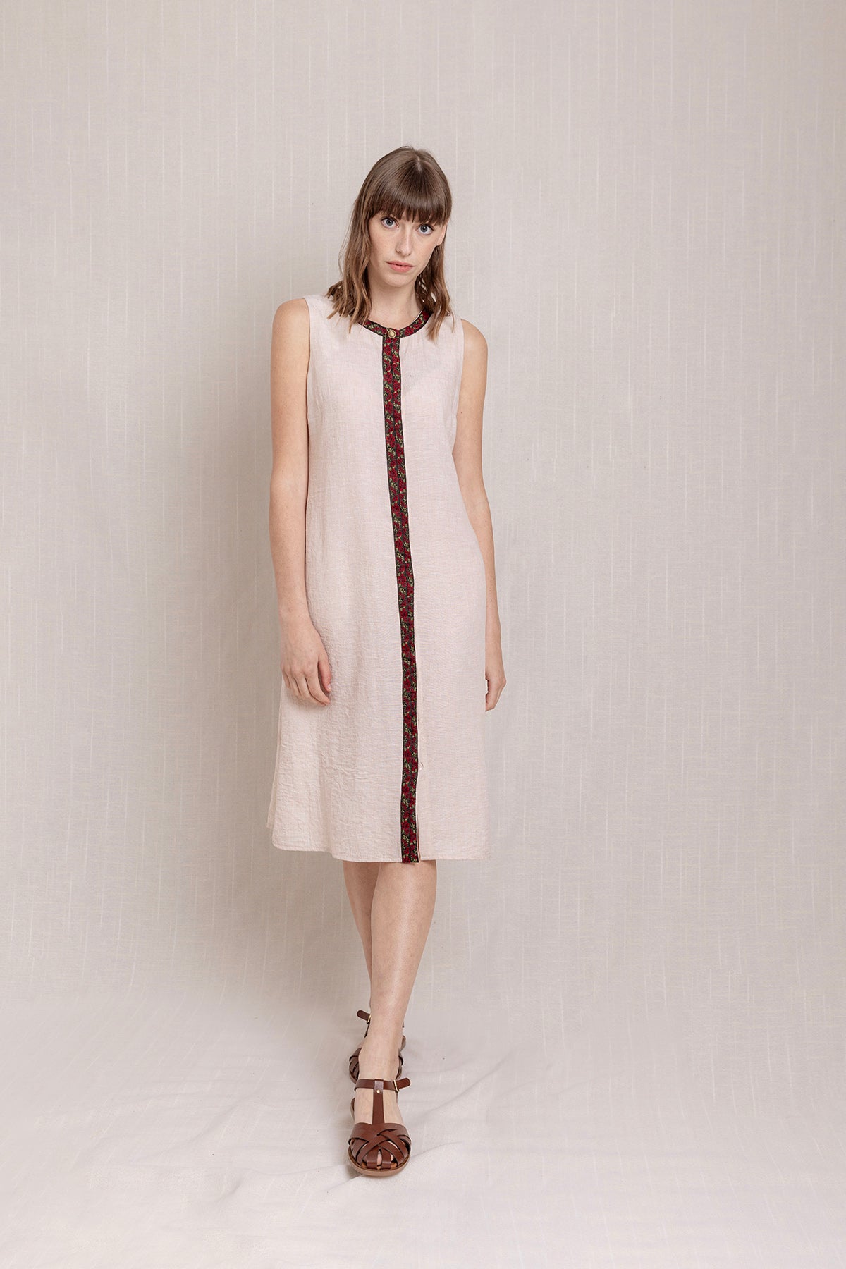 Önden Düğmeli Kolsuz Keten Elbise